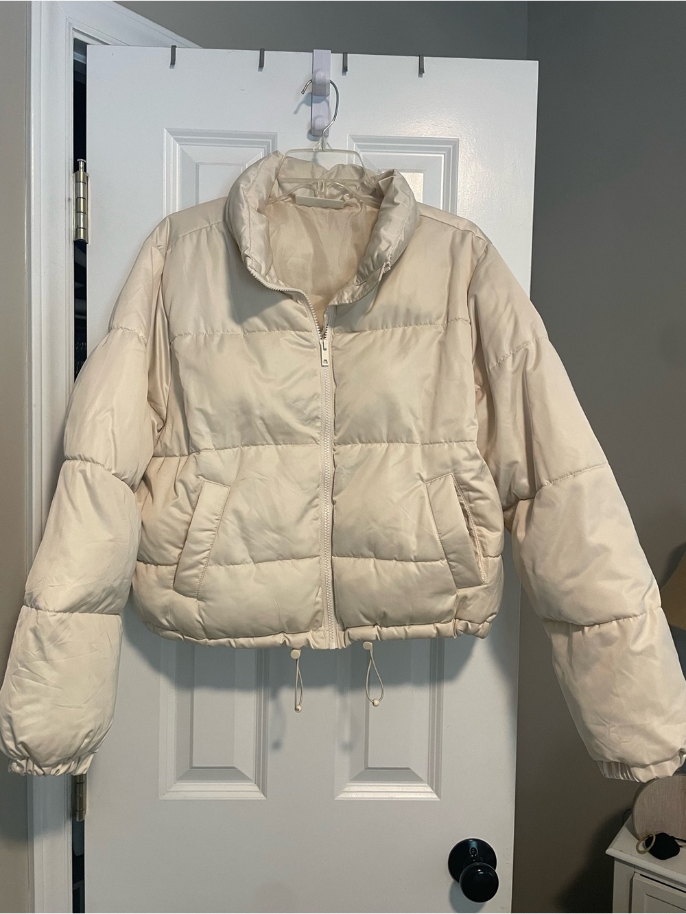 No Boundaries Cream Cropped Puffer Jacket